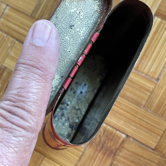 Vintage Velvet tobacco tin/stash box - Picture 9 of 14